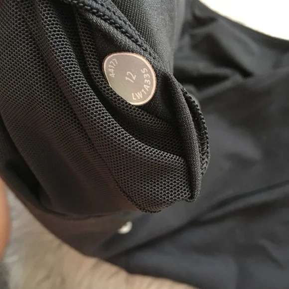 Lululemon Scoop Me Up Tank Top 12 - Picture 6 of 7